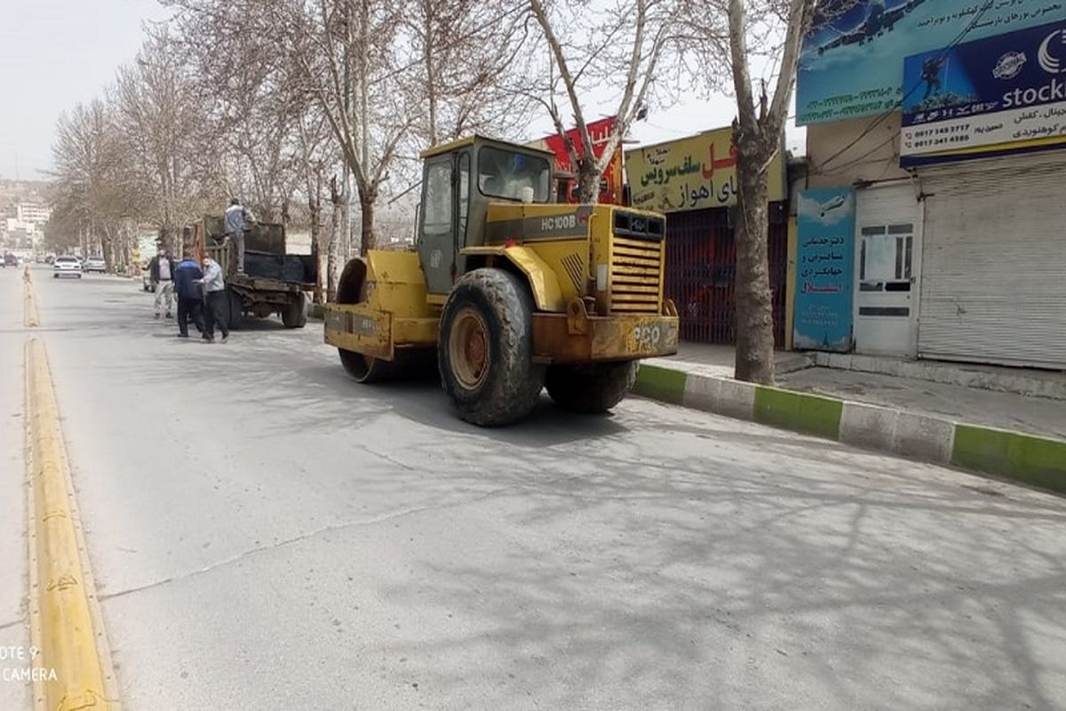 لکه گیری و آسفالت معابر در شهر یاسوج آغاز شد