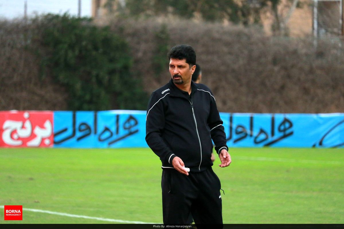 حسینی: امیدوارم داور تحت تاثیر جو ورزشگاه و هواداران قرار نگیرد/ فوتبال متعلق به جوان‌هاست