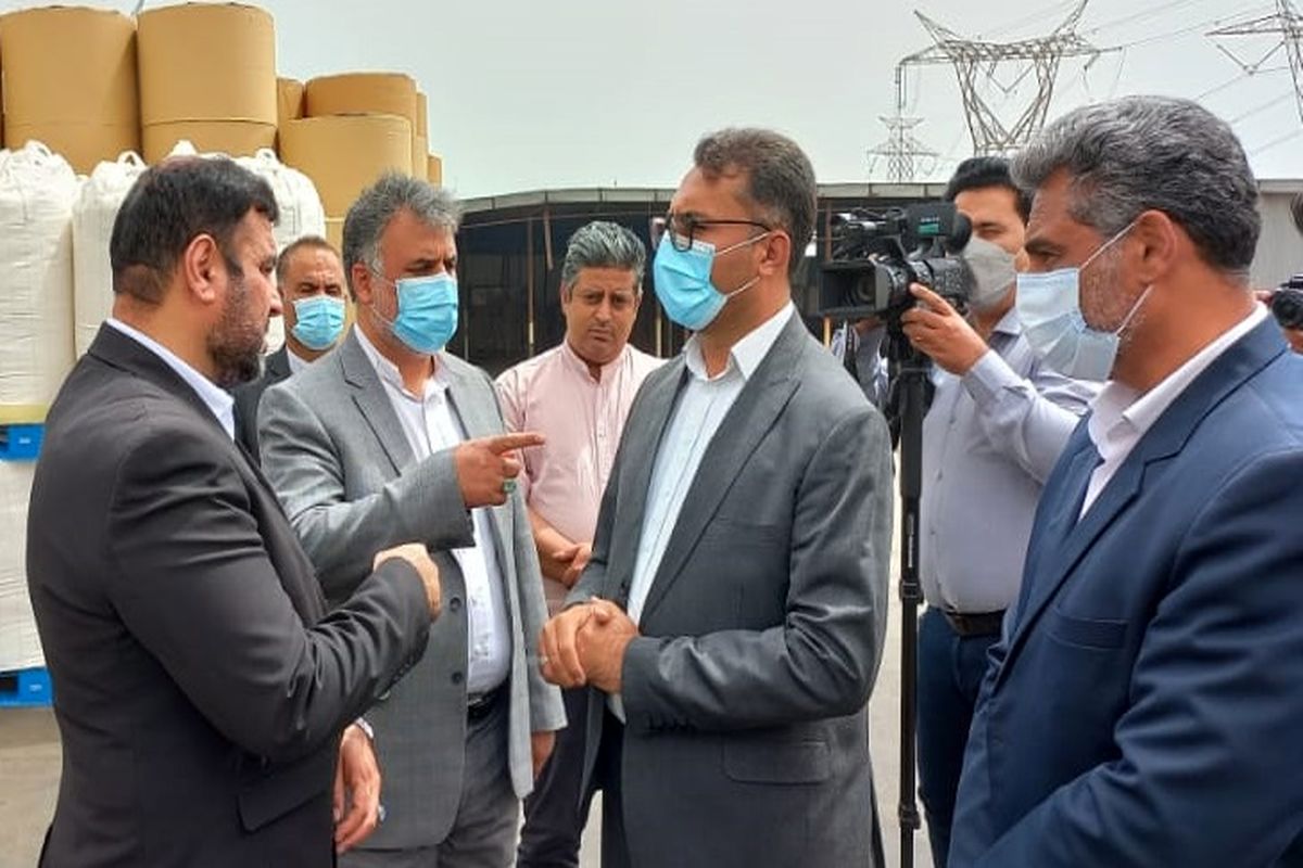 صدور دستور قضایی برای تعیین تکلیف ۲۰ هزار تن کاغذ وارداتی در بندر شهید رجایی