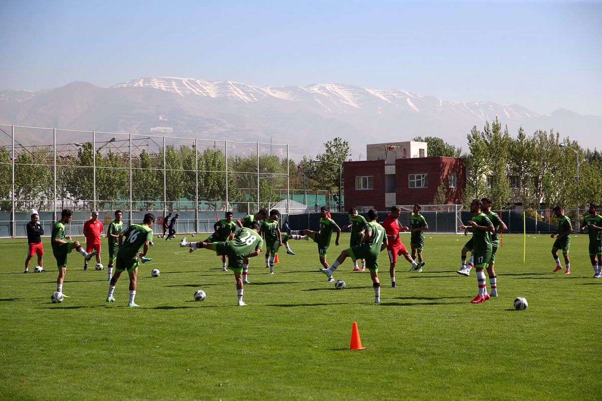 کمک ۵۰۰ میلیون تومانی کمیته ملی المپیک به تیم فوتبال امید