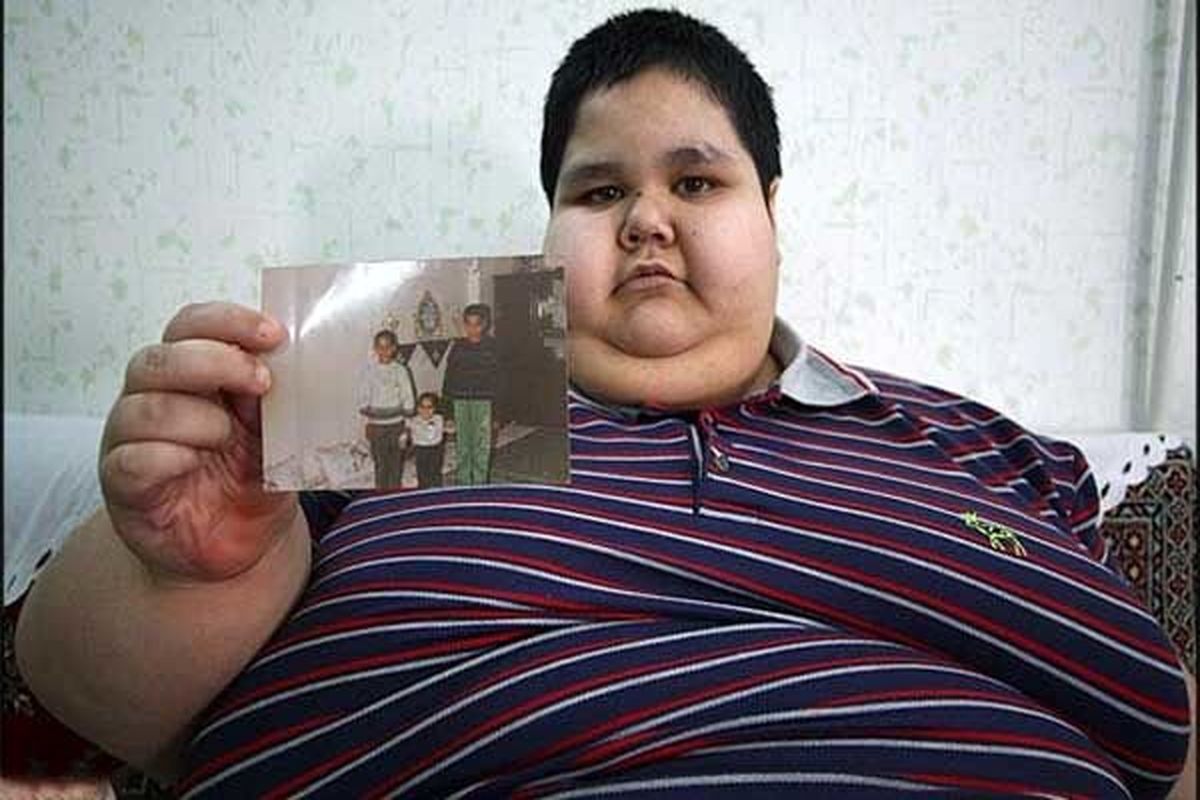 روزه گرفتن چاق‌ترین پسربچه دنیا در ماه رمضان