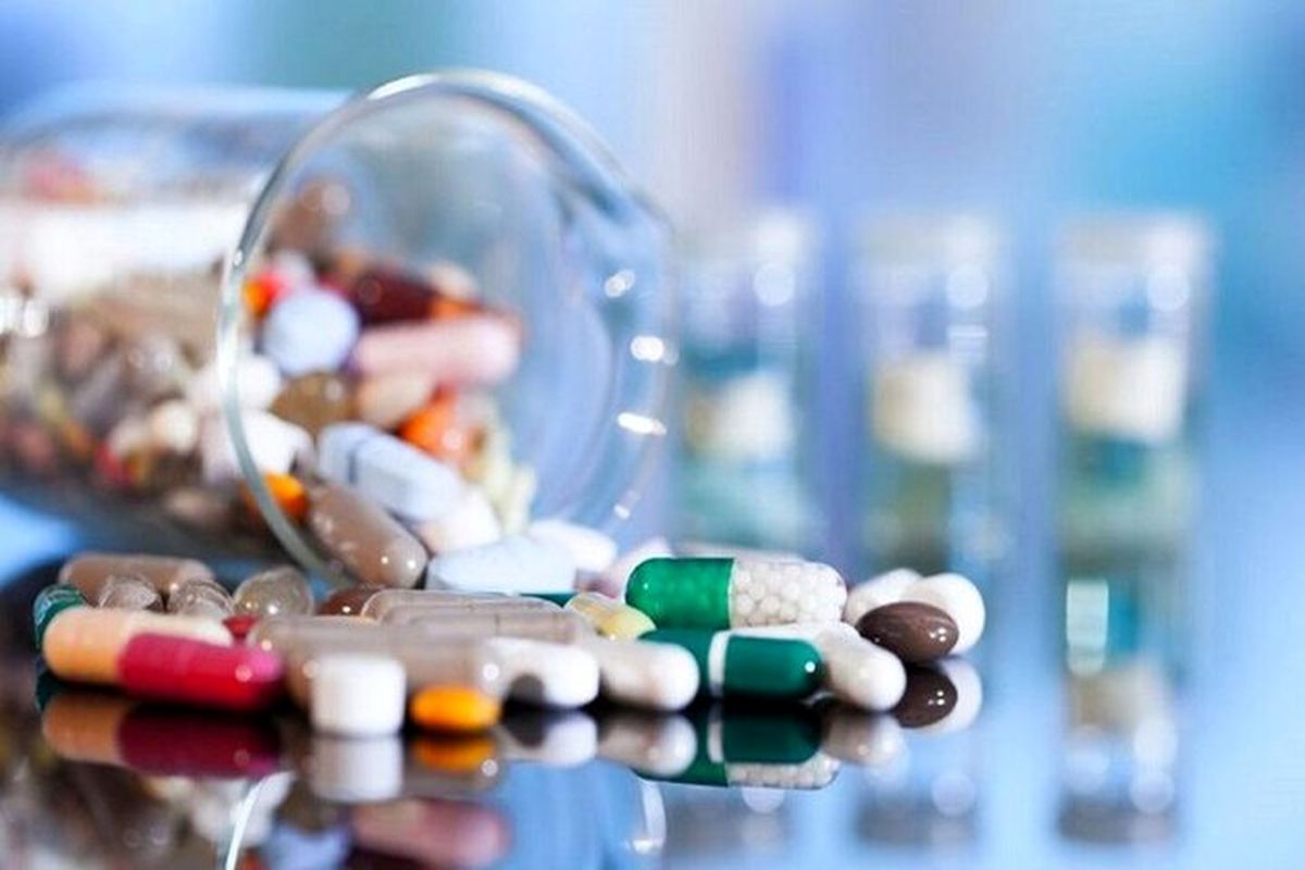 قاچاق معکوس دارو بهانه‌ای برای تسریع آزاد سازی نرخ دارو/ ۷۰۰ میلیون یورو اعطایی حمایت از تولید دارو کجا رفت؟