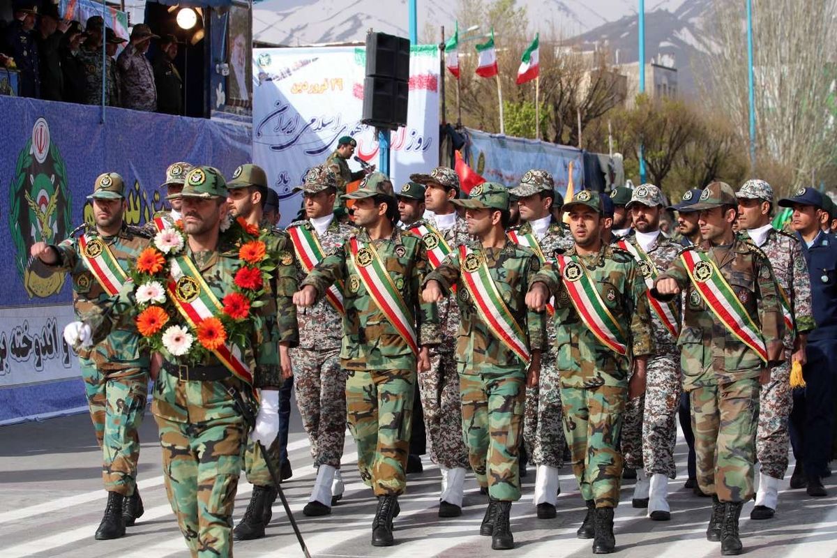 اجرای ۳۰۰ عنوان برنامه همزمان با فرا رسیدن روز ارتش در استان همدان