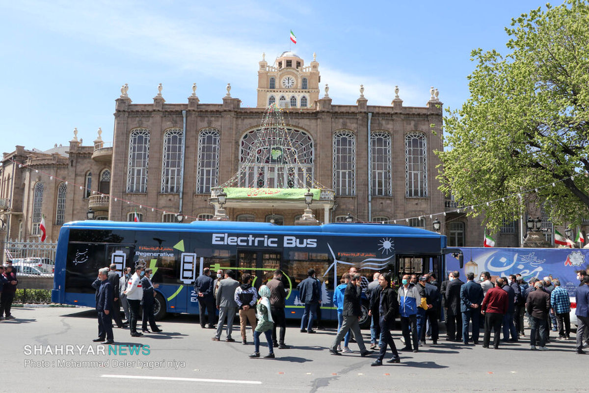 رونمایی از اولین اتوبوس برقی در حمل و نقل عمومی شهر تبریز