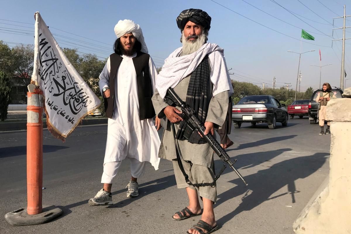 مجازات عجیب مرد روزه‌خوار به سبک طالبان!/ عکس