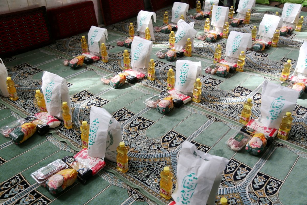 توزیع ۴ هزار بسته معیشتی بین اقشار نیازمند استان قم در ماه مبارک رمضان