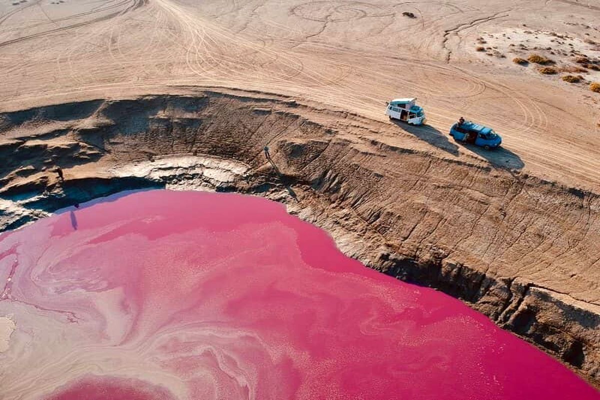 گل فشان نفتیلجه؛ دریاچه ای صورتی در گمیشان