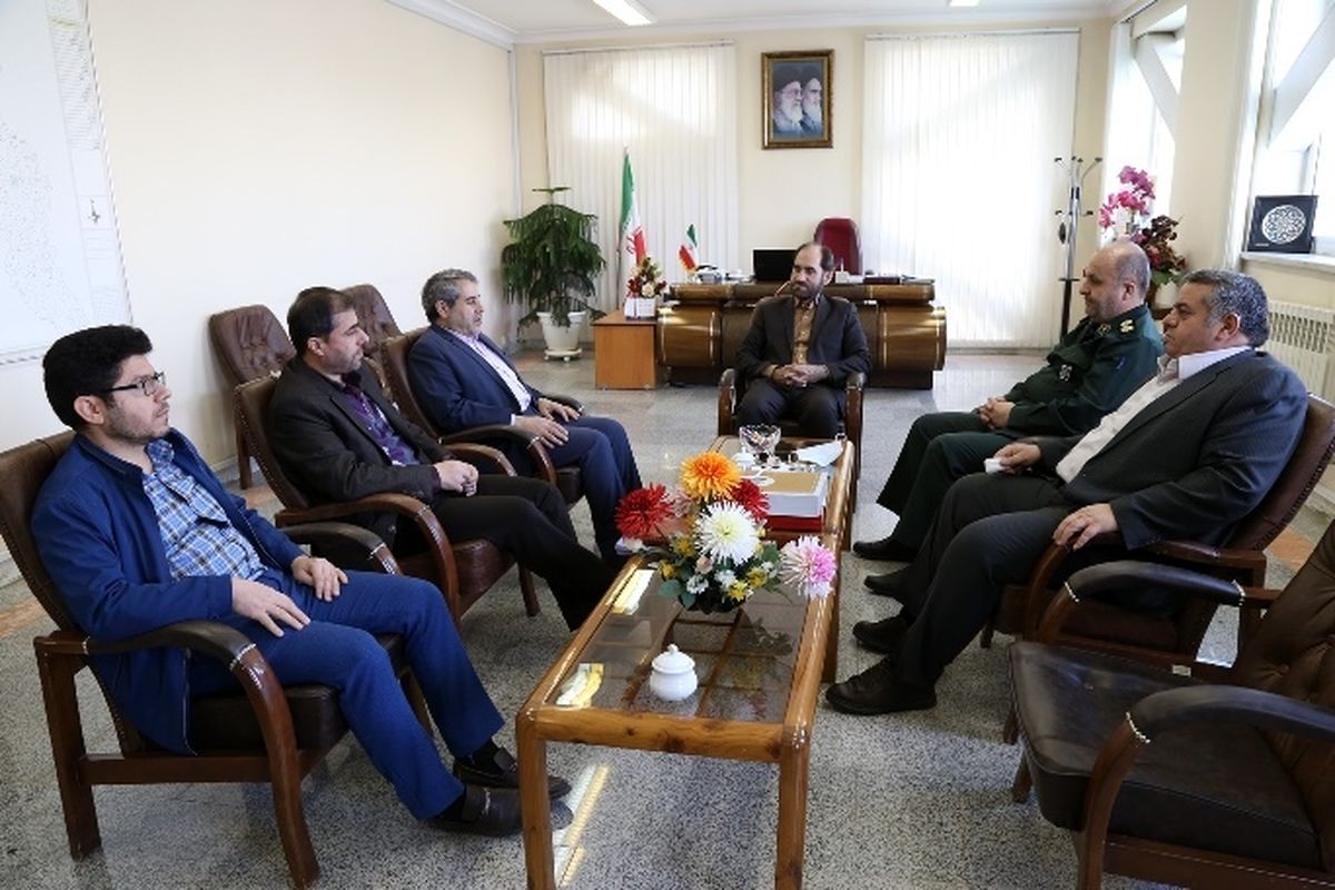 امروز باید مدیران شعارهای اصیل انقلاب را با مدیریت جهادی خود پر رنگ سازند