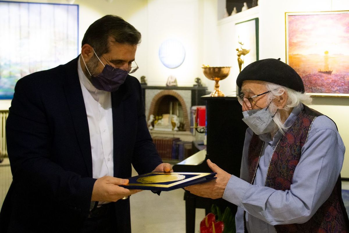 دیدار نوروزی وزیر فرهنگ و ارشاد اسلامی با «نقاش بهشت»