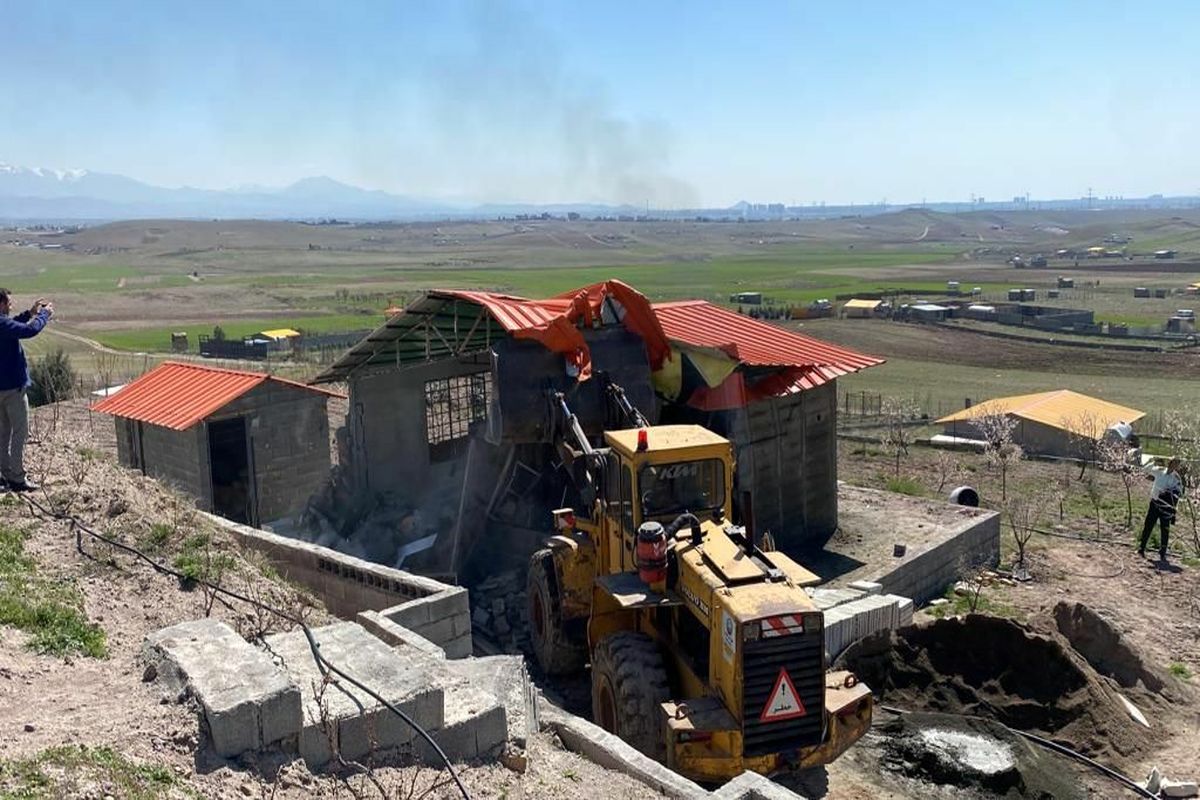 ۱۹ مورد ساخت و سازهای غیرمجاز در قزوین تخریب شد
