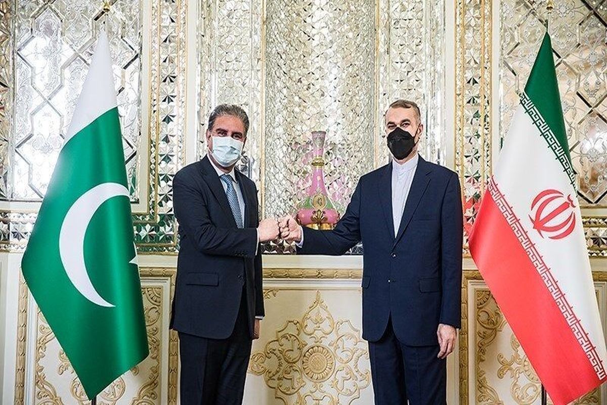 وزرای خارجه ایران و پاکستان در چین با یکدیگر دیدار می‌کنند