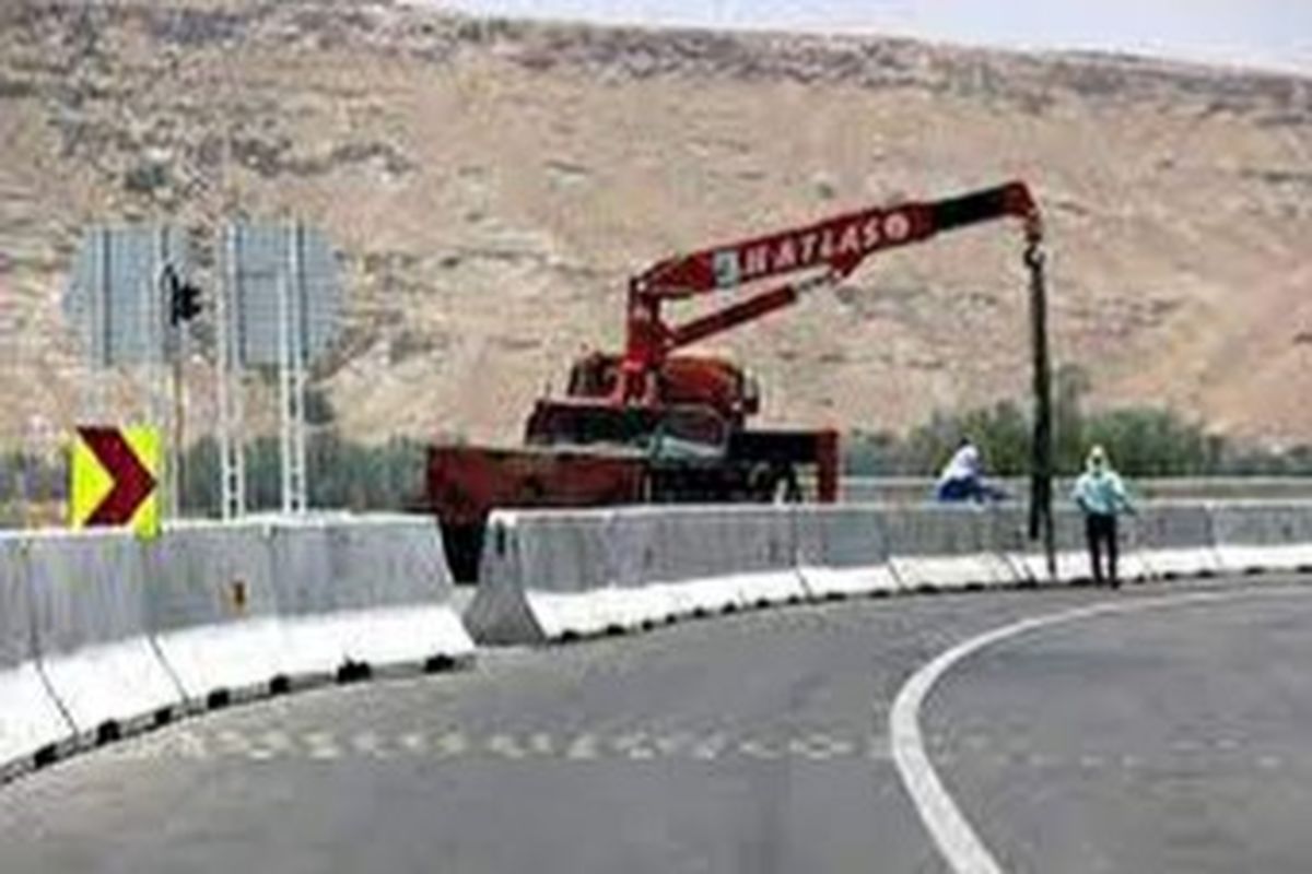 نصب حفاظ بتنی در جاده های کهگیلویه و بویراحمد