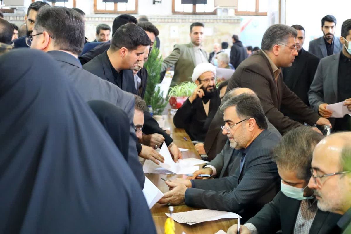 برگزاری میز ارتباط مردمی استان مازندران با حضور استاندار و مدیران استان+تصاویر