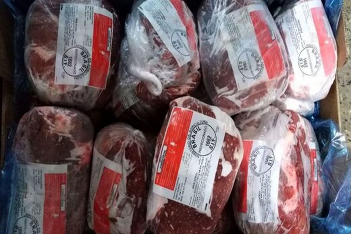 آغاز توزیع ۲۶۰ تن گوشت قرمز منجمد در استان مرکزی