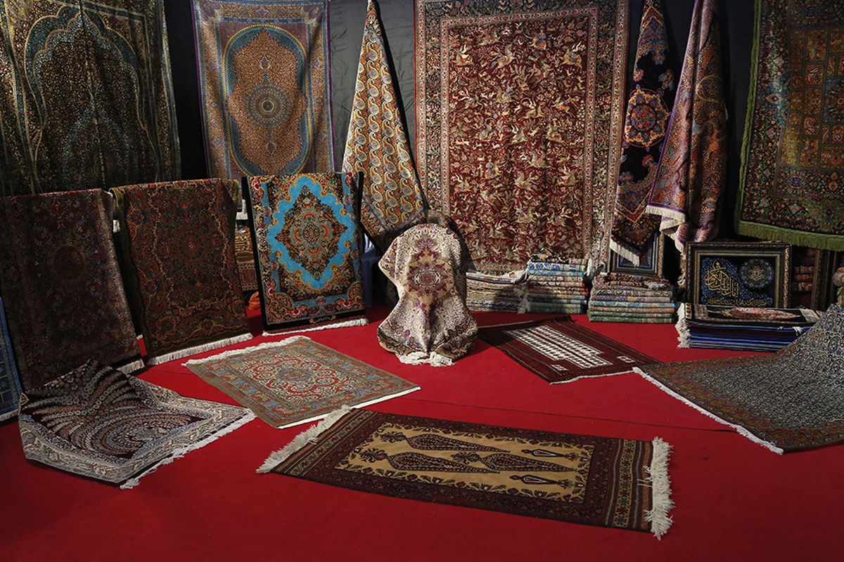 نمایشگاه تخصصی فرش دستباف و تابلو فرش در قزوین امروز برپا می شود