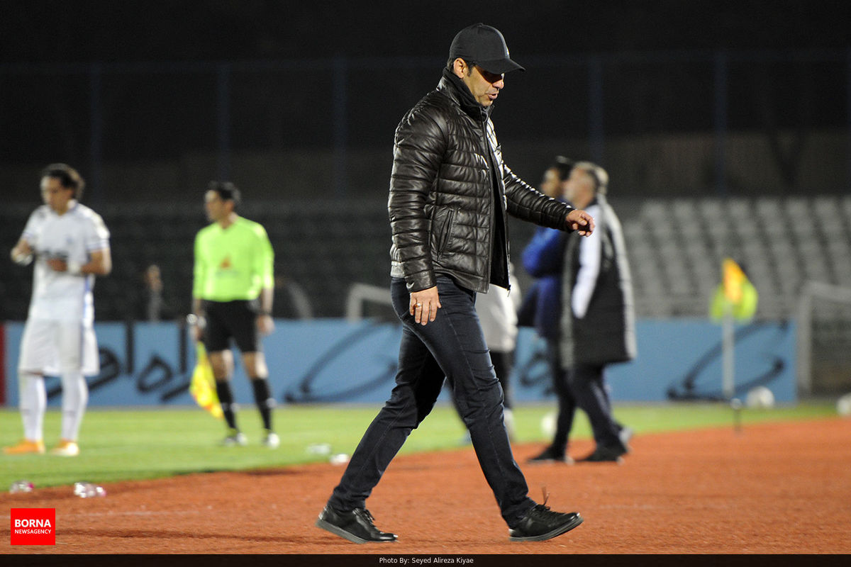 یک محروم روی دست مهدی تارتار برای دیدار با پرسپولیس