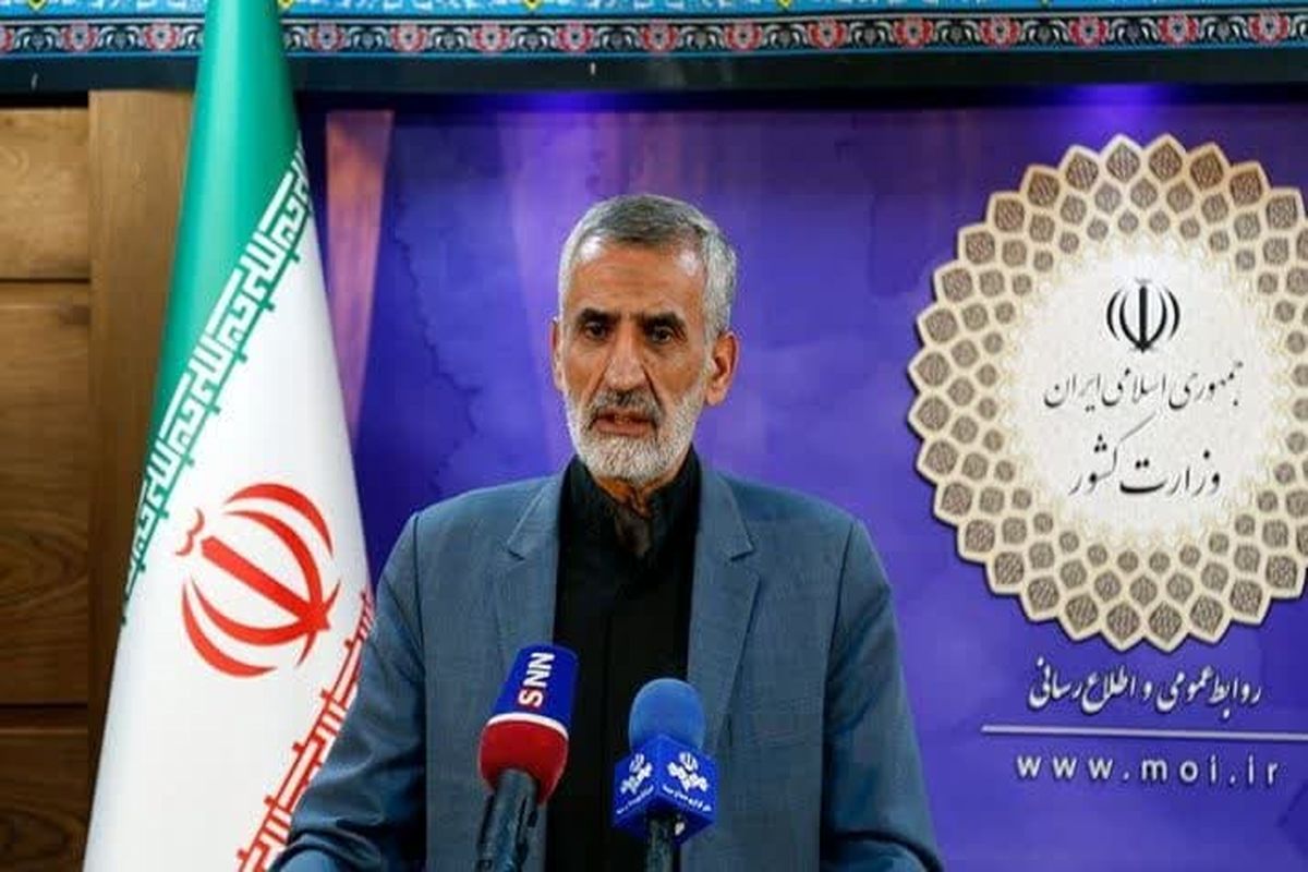 با وجود توطئه ها و اغتشاشات، دولت تلاش می کند که مسأله معیشت و اقتصاد مردم را سامان دهد