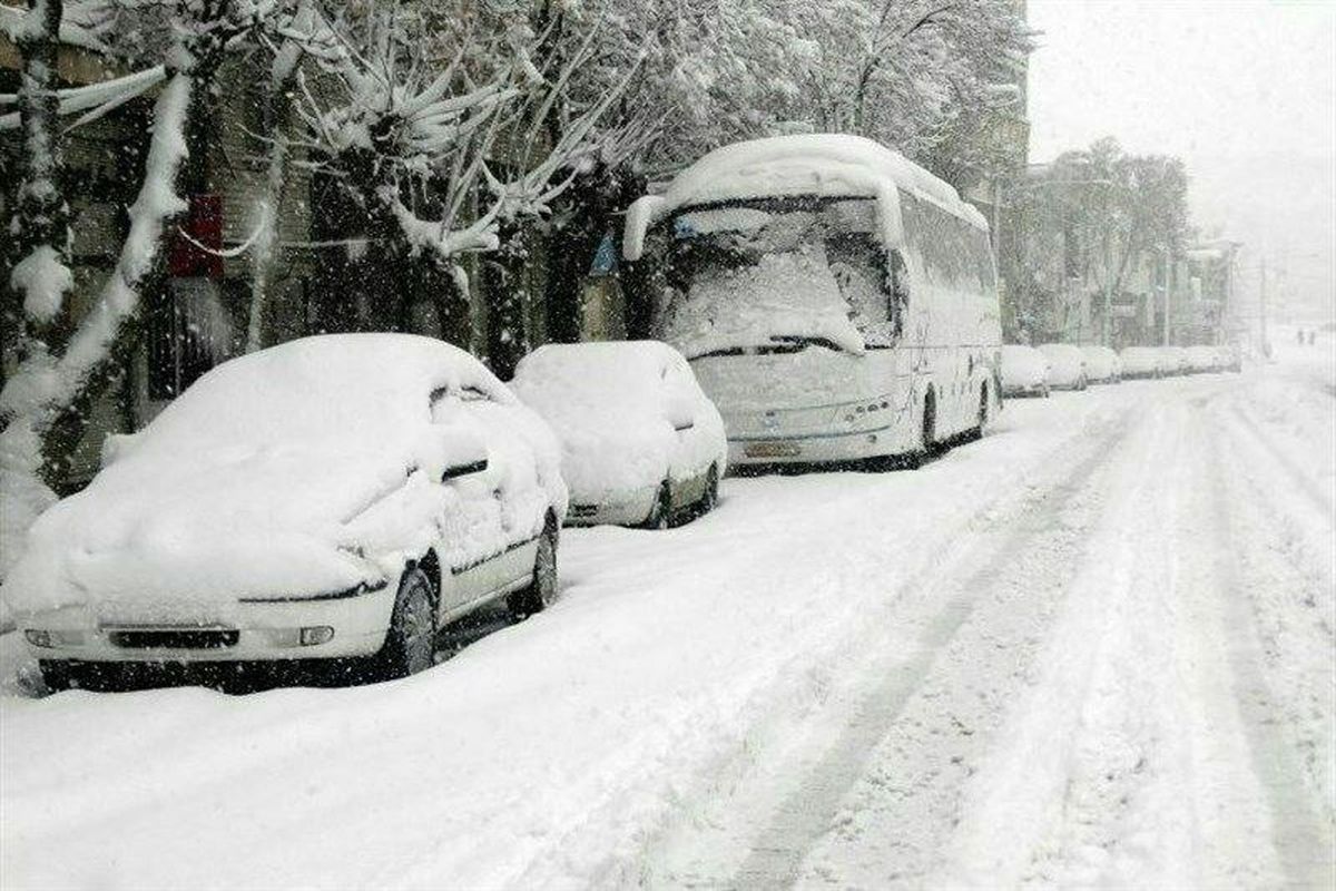 برف ۵ شهر لرستان را سفید پوش کرد / تردد در تمام محور‌های اصلی و روستایی استان باز است