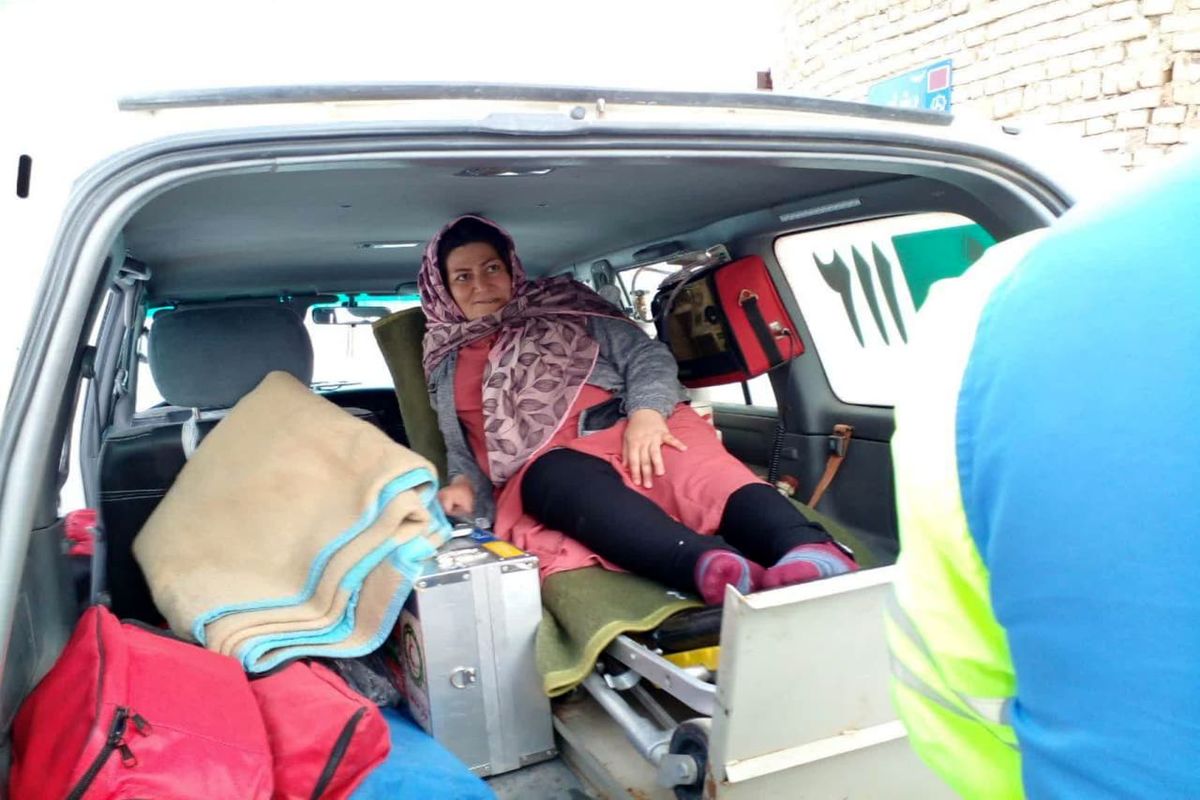 امدادرسانی هلال احمر قزوین به مادر باردار گرفتار در برف