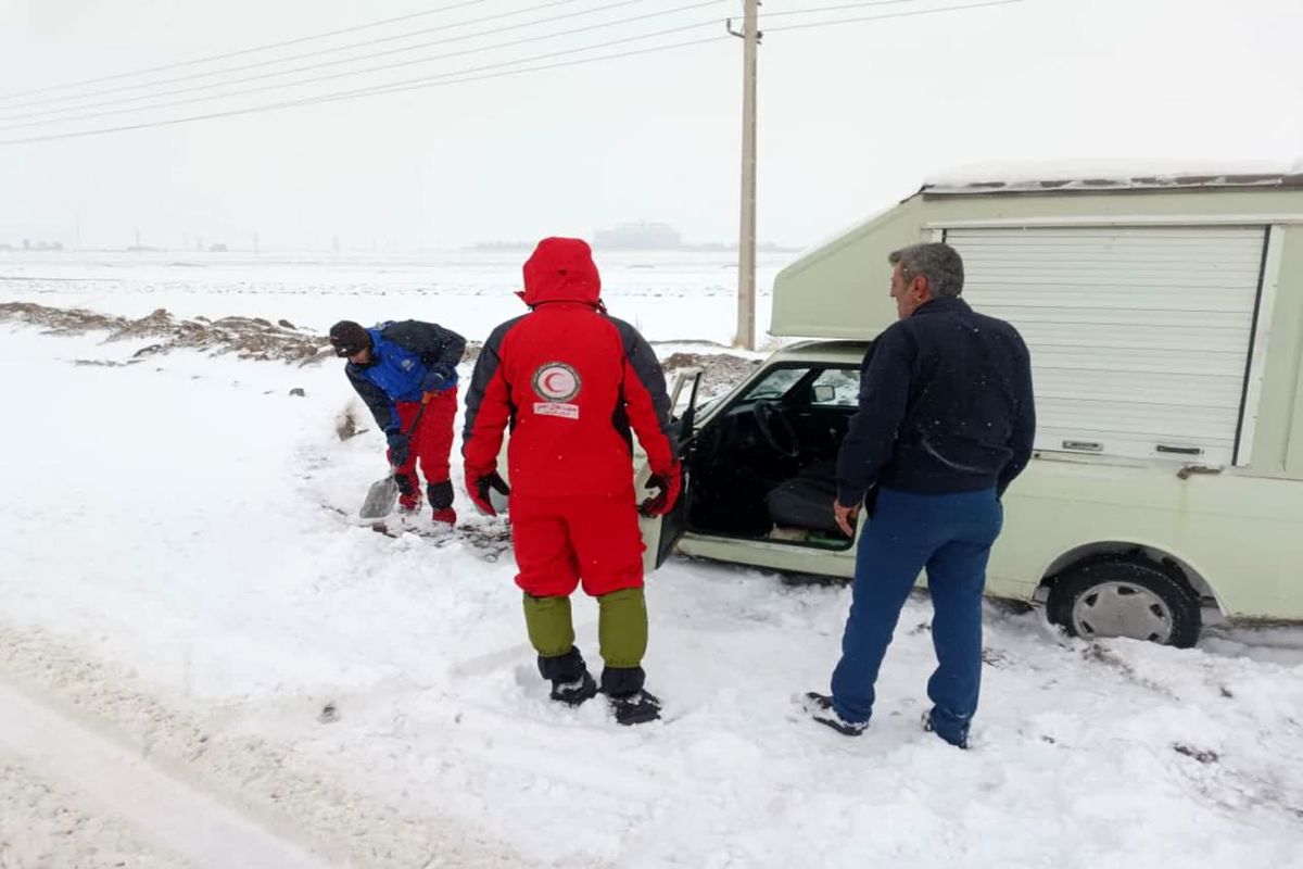امدادرسانی هلال احمر به ۵۵۲ حادثه ‌دیده در برف و کولاک قزوین
