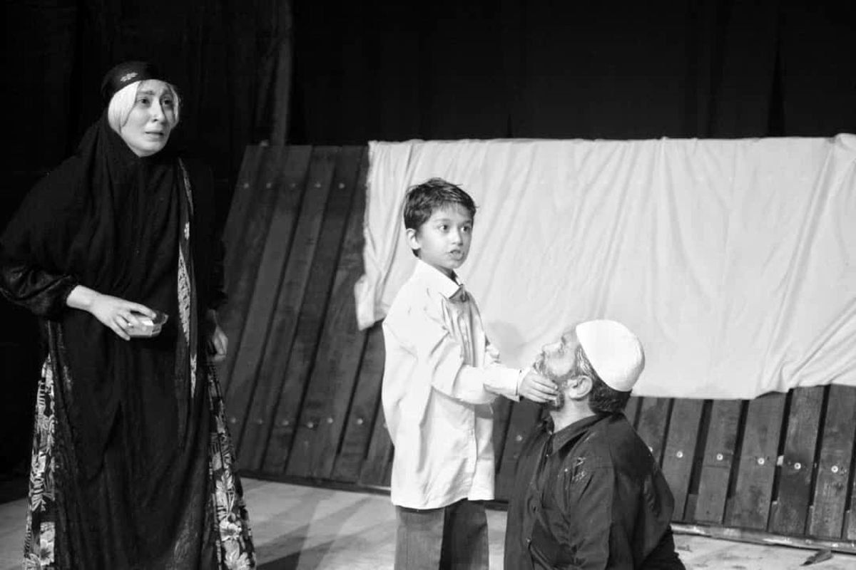 نمایش وارث موفق به کسب ۶ جایزه در جشنواره ملی تئاتر ایثار شد