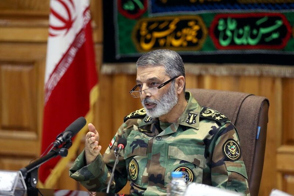 سرلشکر موسوی: کسی که در جنگ موجب سواستفاده دشمن شود خادم نیست