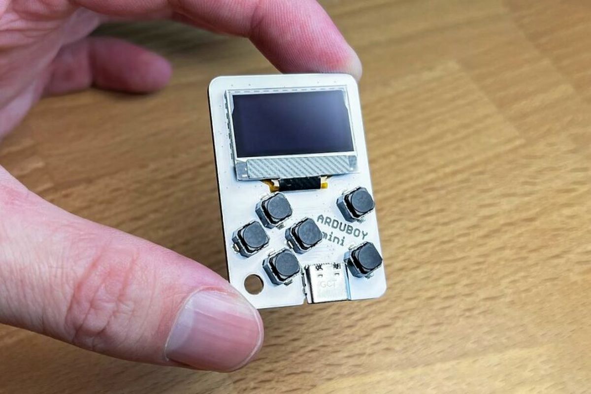 کوچکترین کنسول بازی رایانه ای جهان رونمایی شد 