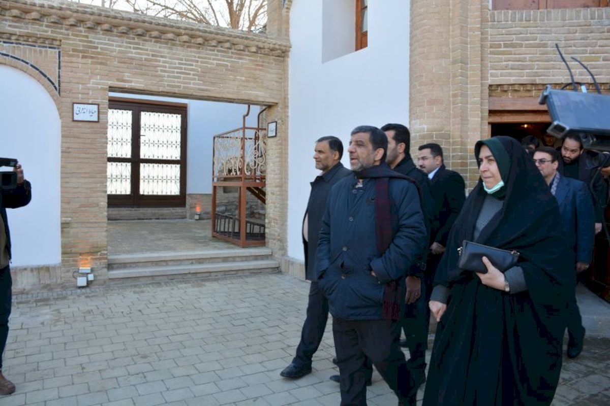 وزیر میراث‌فرهنگی از خانه تاریخی مصری و حاتمی بروجرد بازدید کرد