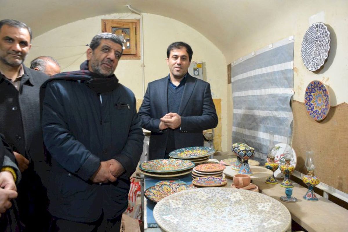 بازدید وزیر میراث‌  فرهنگی  از تکیه موثقی بروجرد