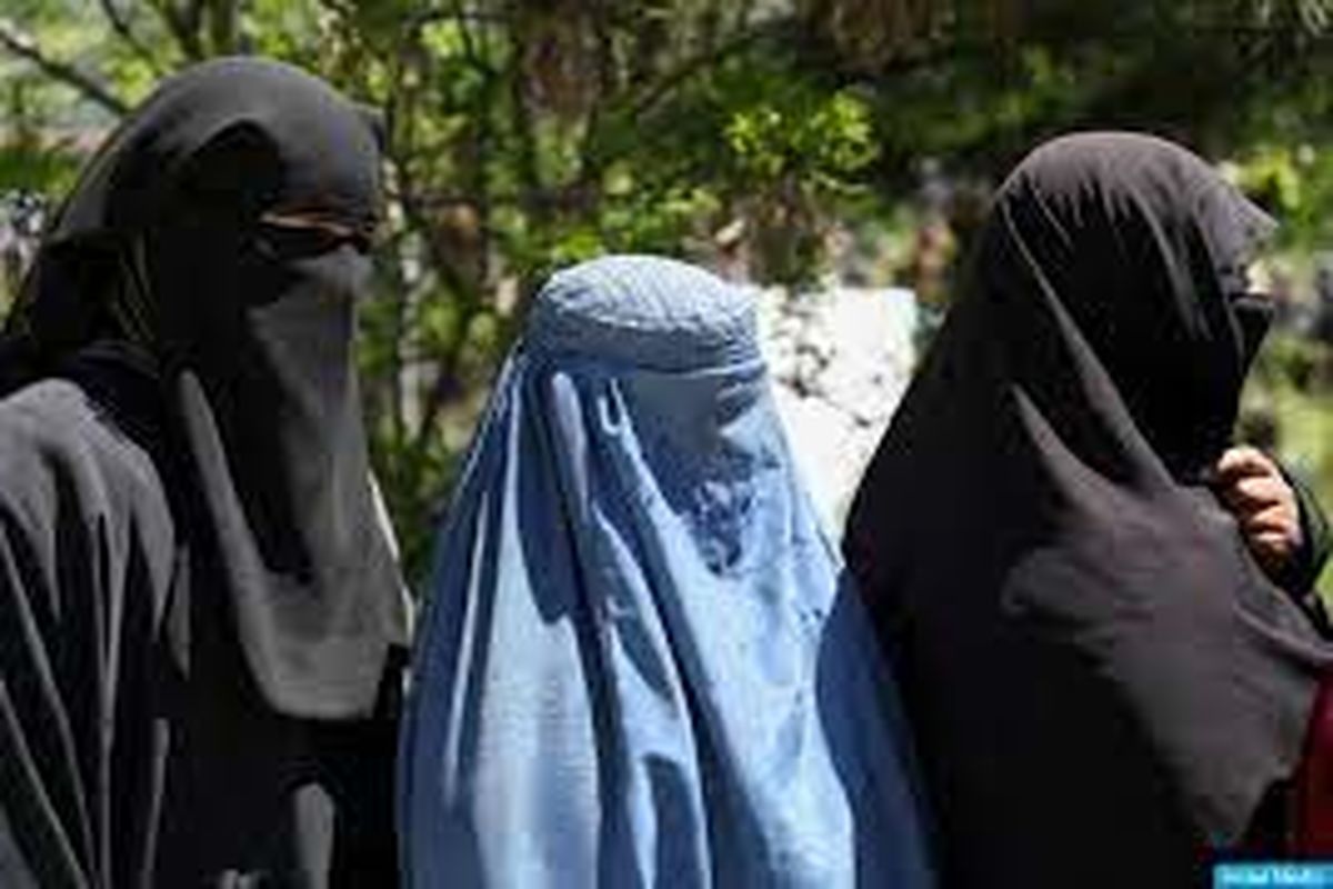 فروش لباس‌های محبوب زنان طالبانی توسط شرکت معروف انگلیسی + عکس