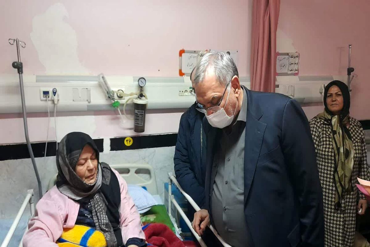 وزیر بهداشت از مصدومان زلزله خوی در ارومیه عیادت کرد