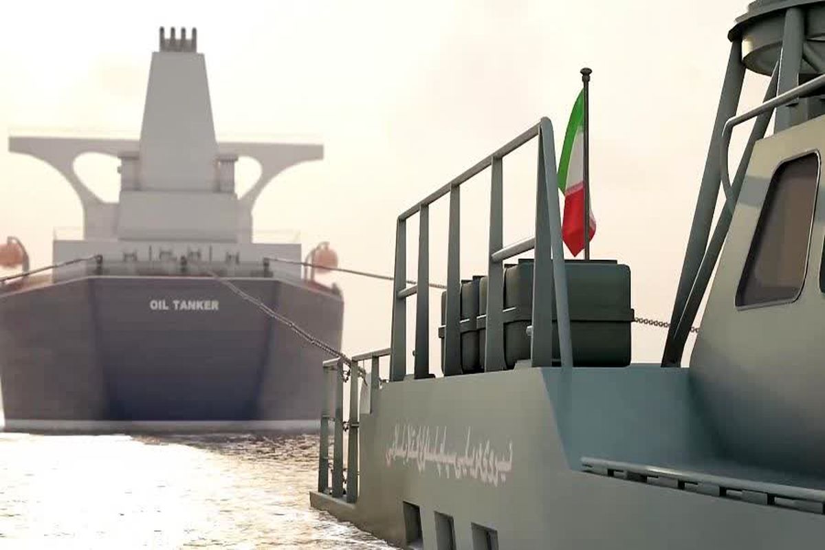 توقیف ۵ شناور حامل سوخت قاچاق در آب‌های خلیج‌فارس