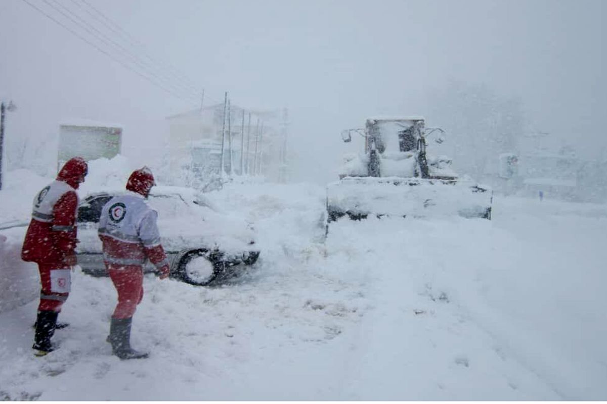 رهاسازی ۶۷۹ خودرو از برف در دو روز گذشته/ امدادرسانی به ۸۹۵۰ نفر