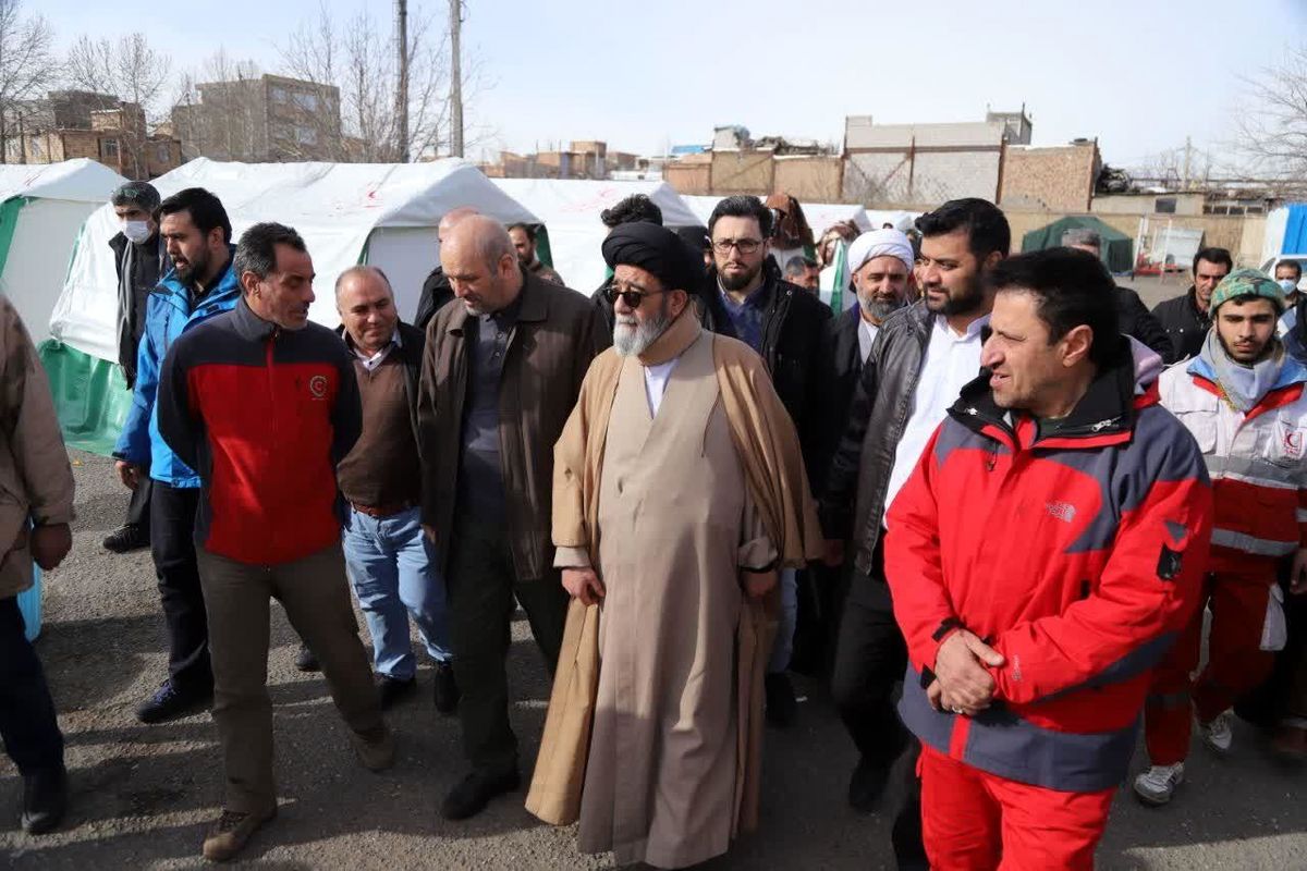 گزارش/ جلوه‌های جهادی امدادرسانی مردم آذربایجان شرقی به زلزله‌زدگان شهرستان خوی