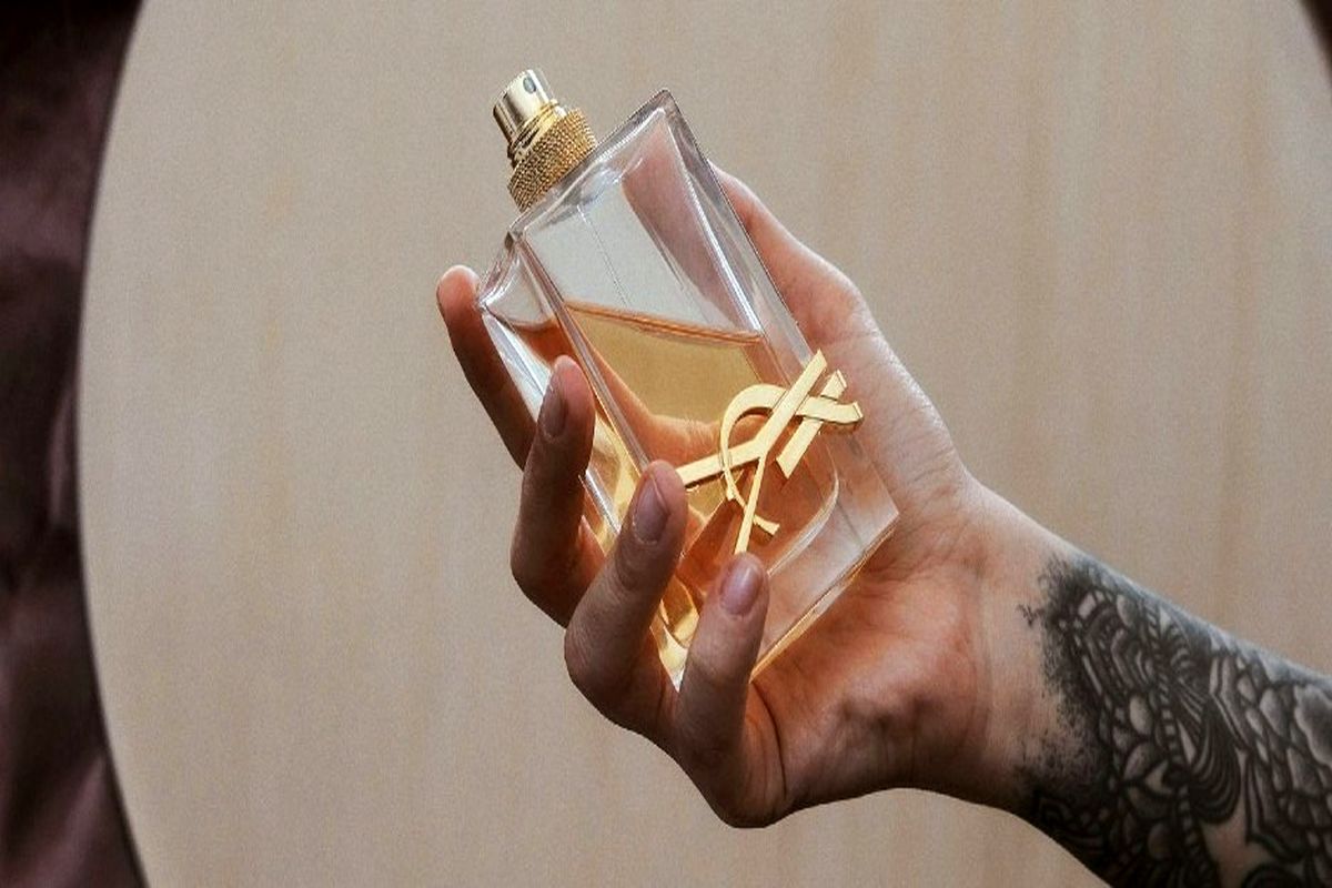 ۵ قدم مهم برای انتخاب عطر به عنوان هدیه