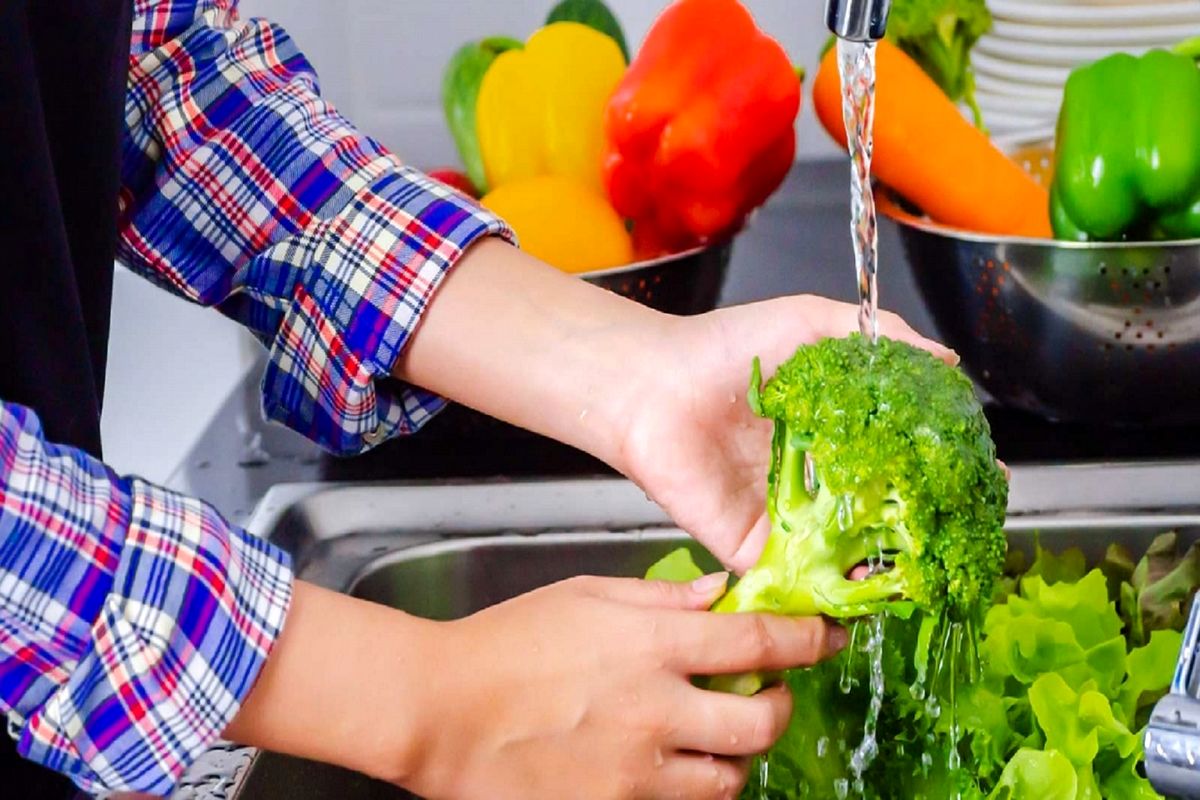 استفاده از مایع ظرفشویی برای «شستشوی سبزی» ممنوع!