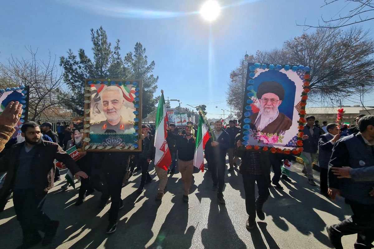 راهپیمایی ۲۲ بهمن در کرمان آغاز شد