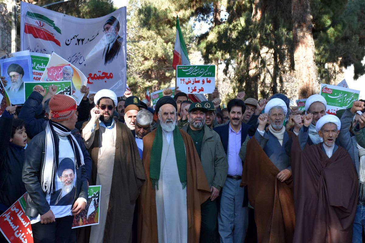 راهپیمایی ۲۲ بهمن در اسفراین برگزار شد