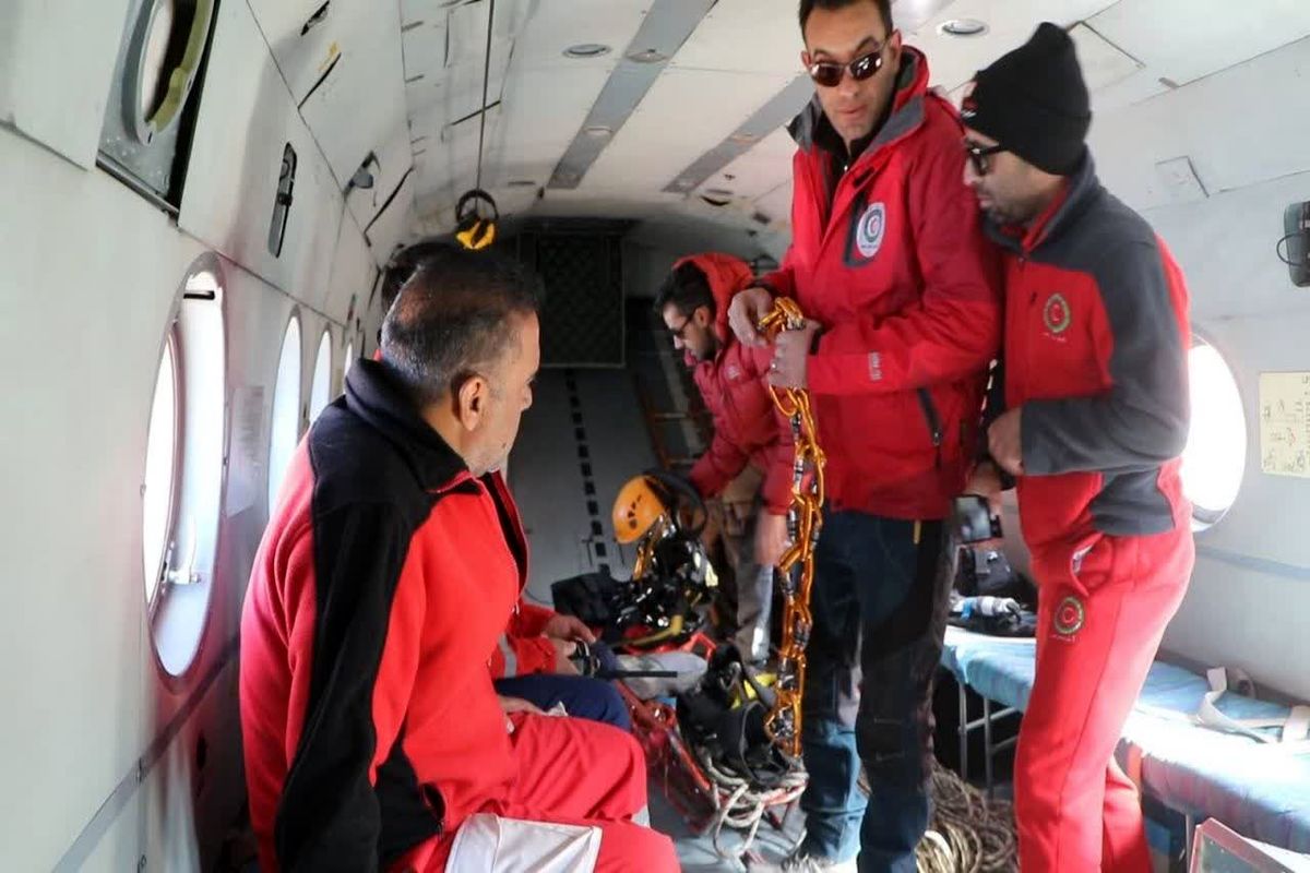 پایان عملیات امدادونجات کوهنورد حادثه دیده پس از ۲۵ ساعت