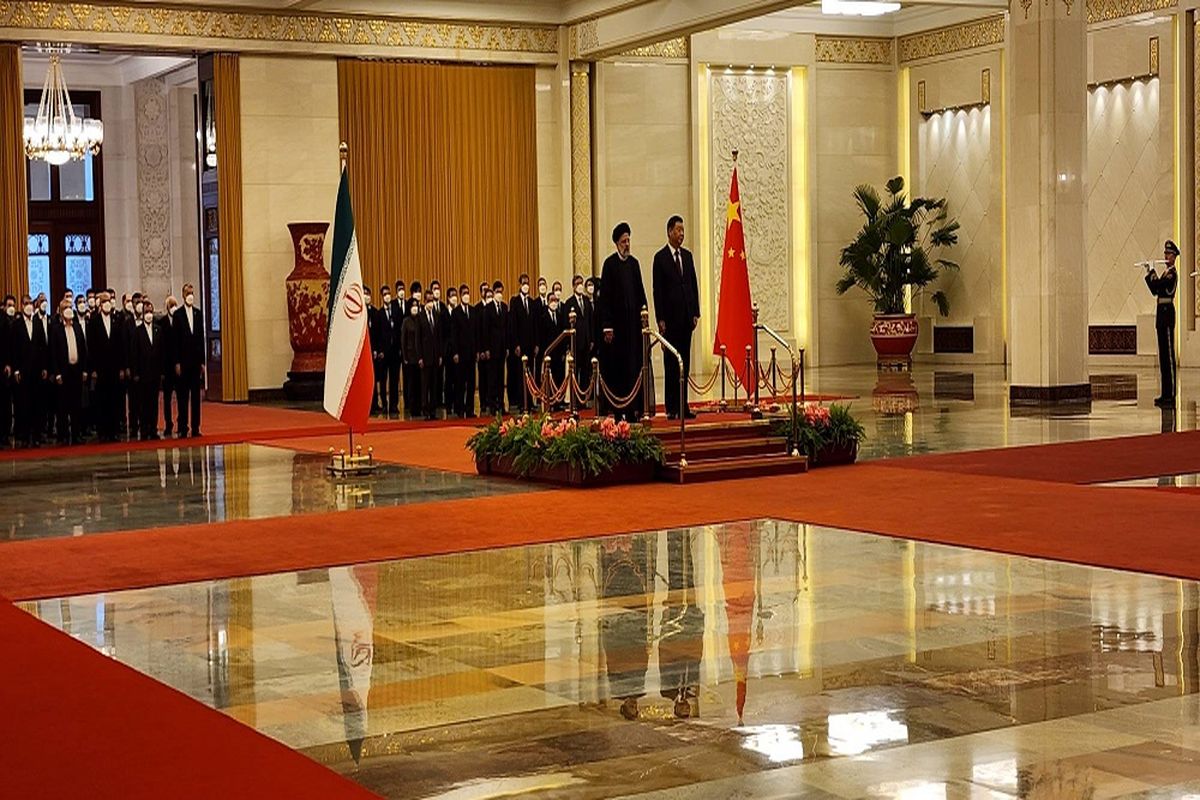 استقبال رسمی رئیس جمهور چین از آیت‌الله رئیسی در محل ساختمان کنگره/ شلیک ۲۱ گلوله توپ به افتخار رئیس جمهوری اسلامی ایران