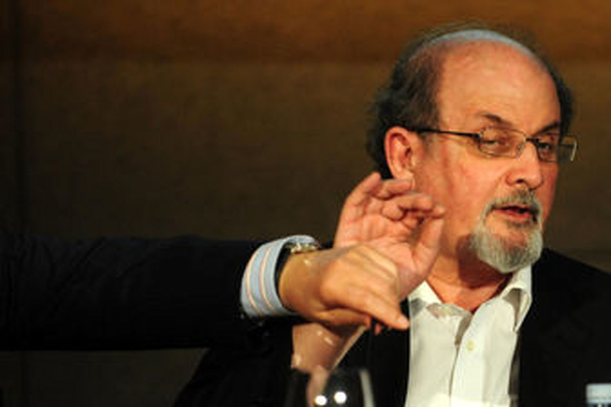 جایزه ترور «سلمان رشدی» از آنِ کیست؟