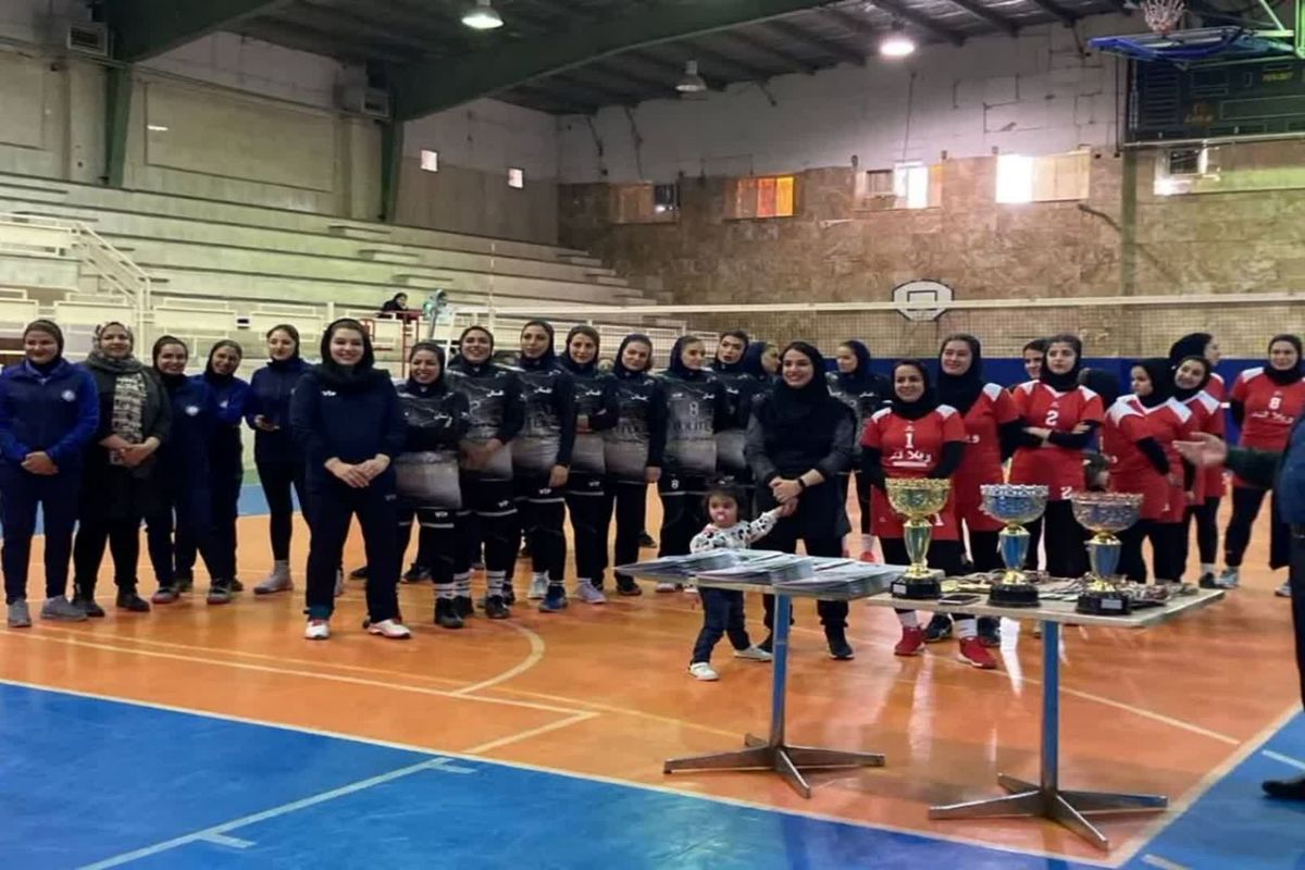 بانوان گلستانی قهرمان مسابقات والیبال کارگران کشور شدند