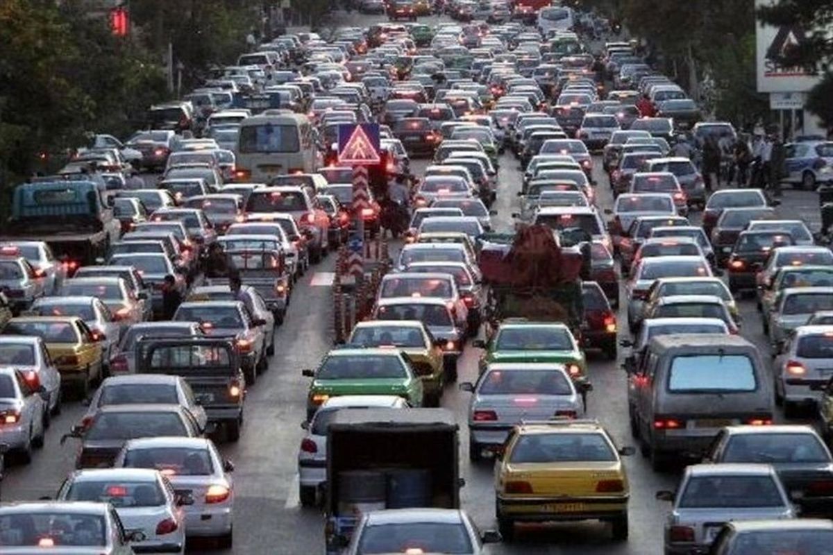 نبود پارکینگ در هسته مرکزی شهر ارومیه عامل افزایش ترافیک