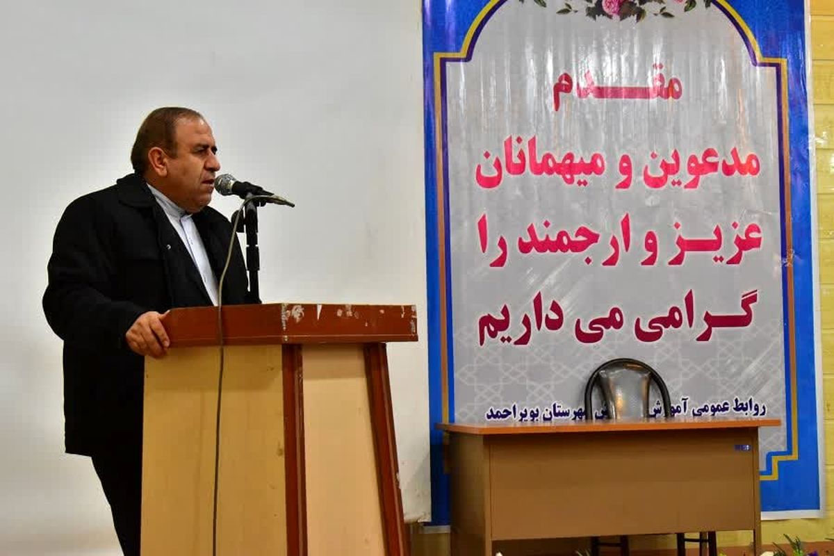 تکریم ارباب رجوع و گسترش اخلاق اسلامی بر مبنای آموزه های دینی از رسالت‌های آموزش و پرورش است