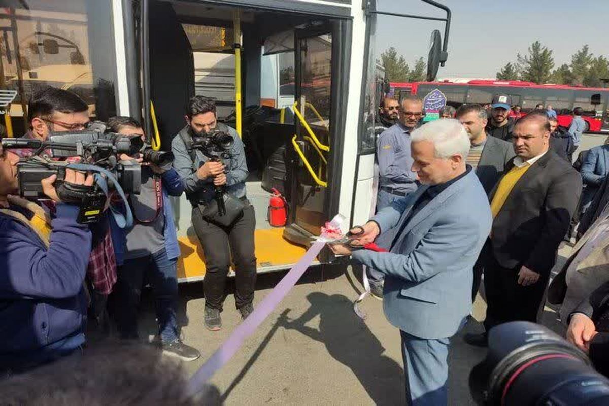 استارت ۸۱ اتوبوس شهری تازه نفس در اصفهان به احترام مردم