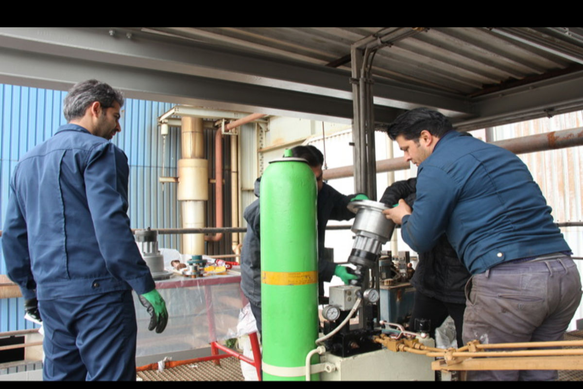 تعمیر پمپ‌های پیستونی نیروگاه نکا به دست متخصصان ایرانی