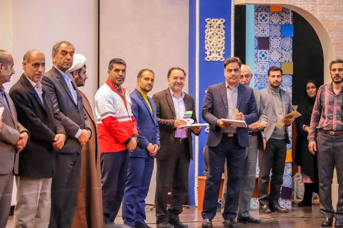 جشن تجلیل از ورزشکاران و مددکاران در اراک برگزار شد