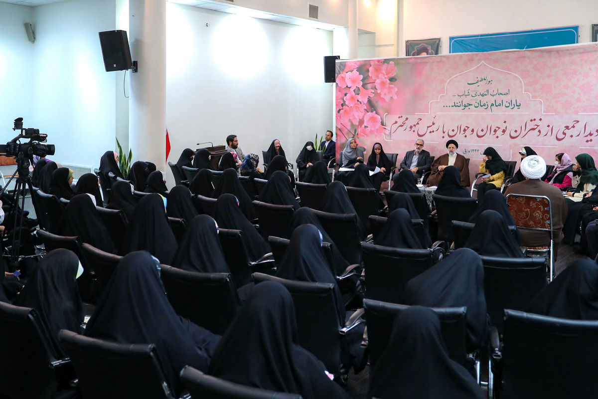 رئیسی: انقلاب اسلامی تمدنی نوین و سبکی جدید از زندگی برای انسان‌های معاصر ارائه داد/ جمهوری اسلامی با نگاه با نیازهای انسان معاصر بنا شده است