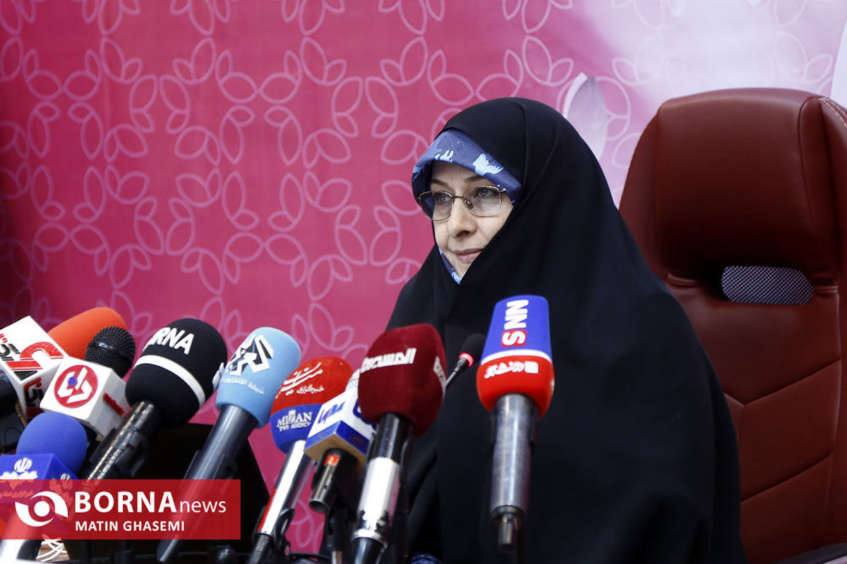 اجرای بیمه زنان خانه‌دار آغاز شد/ پیگیری‌های معاونت امور زنان و خانواده در بحث مسمومیت دانش آموزان