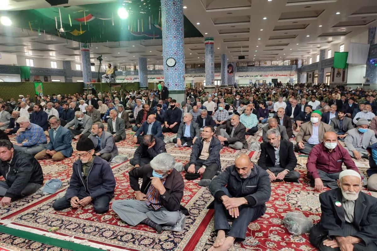 امام جمعه موقت بیرجند: بدحال کردن دانش آموزان توطئه دشمنان است